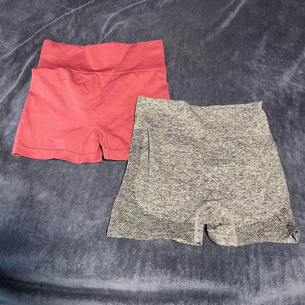 workout exercise women's short with scrunch size small